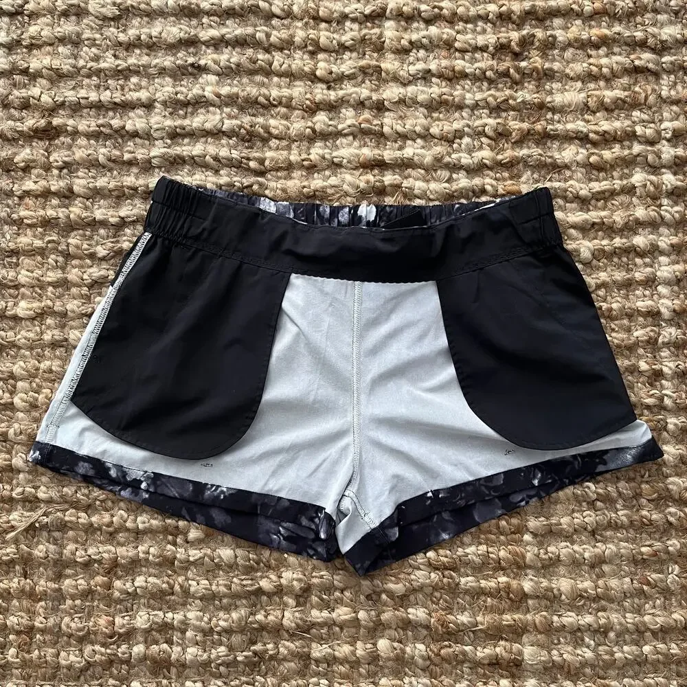 Lululemon Spring Break Away Short 10 Dusk Dye White Black Athletic EUC - Picture 12 of 13